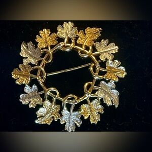 Sarah Coventry Gold and Silver Leaf Wreath Brooch
